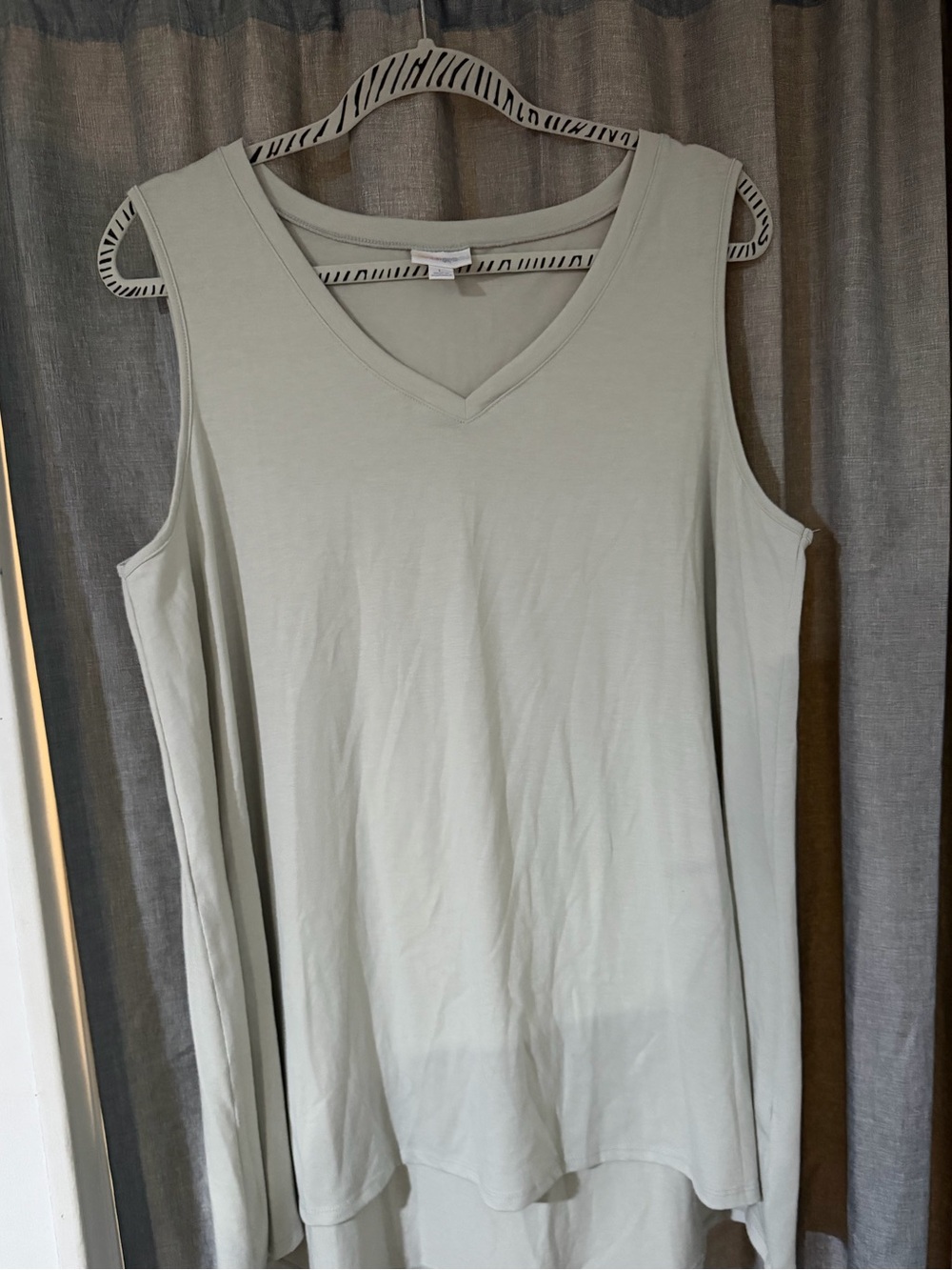 LulaRoe Kristina Sleeveless V-Neck Women's Tank Top - Light Green